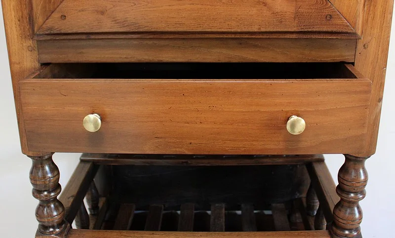 Garde-Manger Égouttoir en Châtaigner Massif – 1ère partie XIXe