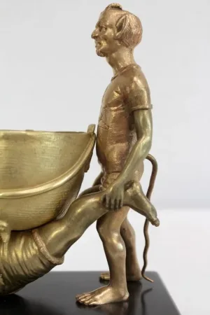 Bronze doré « Diablotins faisant la brouette » - Fin XIXe