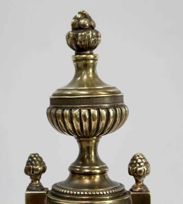 PAREJA DE CANDELABRA ESTILO LOUIS XVI