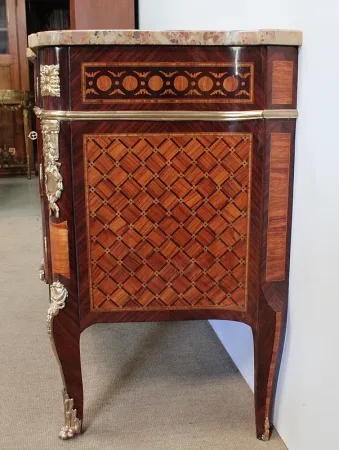 Commode en Marqueterie, style transition Louis XV / Louis XVI – Fin XIXe