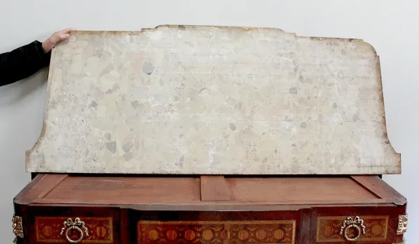 Commode en Marqueterie, style transition Louis XV / Louis XVI – Fin XIXe