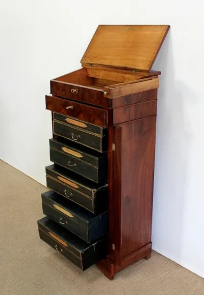 CARTONNIER-LESESCHREIBTISCH
