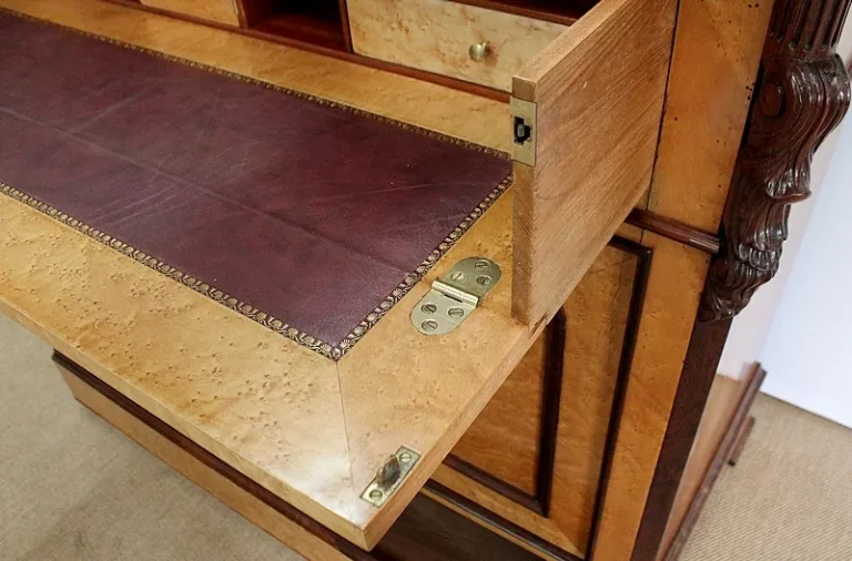 BUFFET MIT EINGEBAUTER SEKRETÄRIN