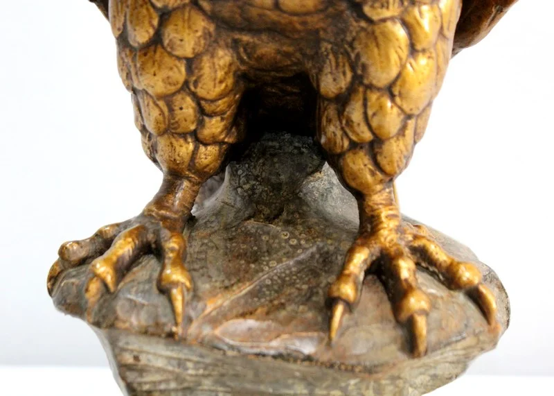 Sculpture en Plâtre d’un Rapace sur son rocher, d’après P.Balestra -  Début XXe