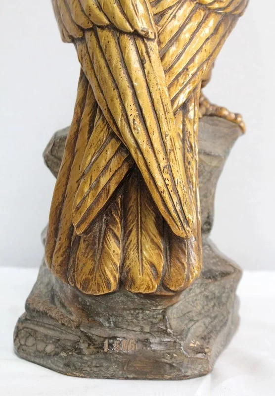 Sculpture en Plâtre d’un Rapace sur son rocher, d’après P.Balestra -  Début XXe