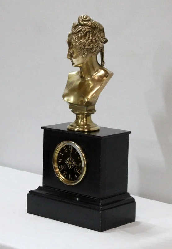 Pendulette en Marbre et Buste en Bronze de Diane de Poitiers, d’après J. Goujon - 2ème partie XIXe