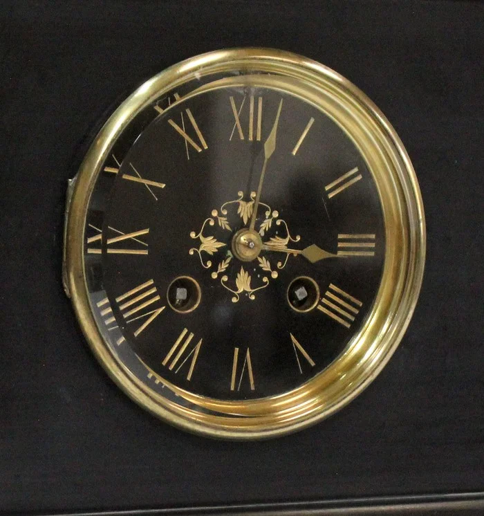 Pendulette en Marbre et Buste en Bronze de Diane de Poitiers, d’après J. Goujon - 2ème partie XIXe