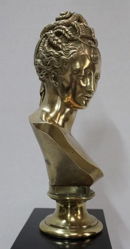 Pendulette en Marbre et Buste en Bronze de Diane de Poitiers, d’après J. Goujon - 2ème partie XIXe