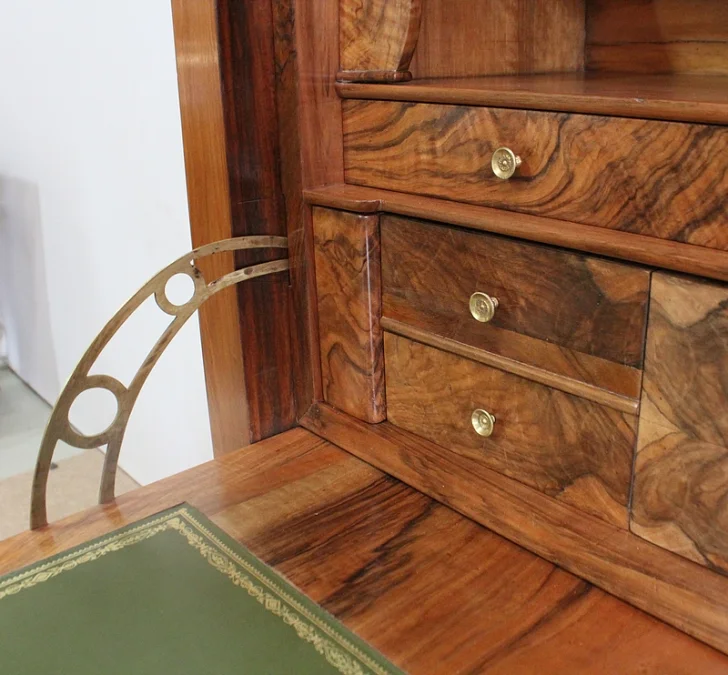 Secrétaire Restauration en Noyer – Milieu XIXe