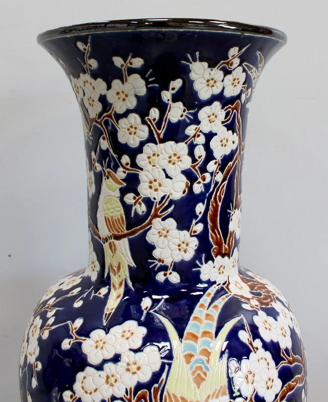 20th CENTURY VASE
