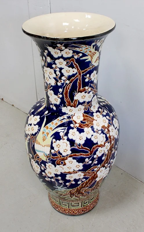 20th CENTURY VASE