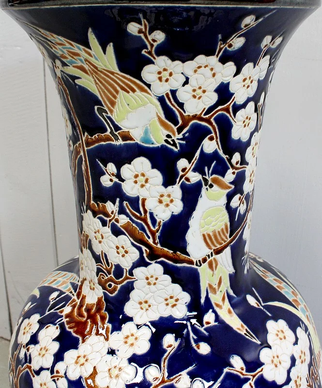 20th CENTURY VASE
