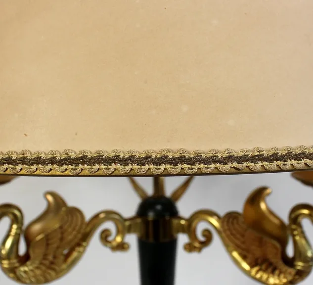 LAMPE IM FRANZÖSISCHEN EMPIRE-STIL