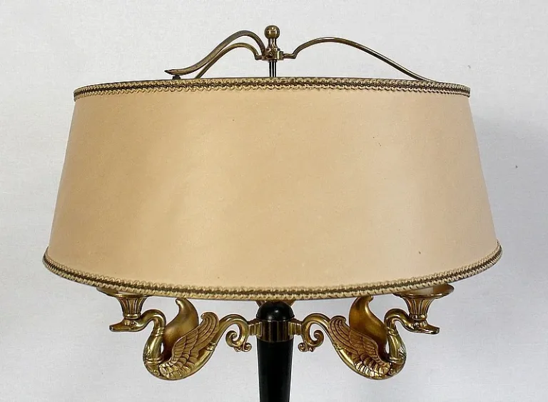 LAMPE IM FRANZÖSISCHEN EMPIRE-STIL