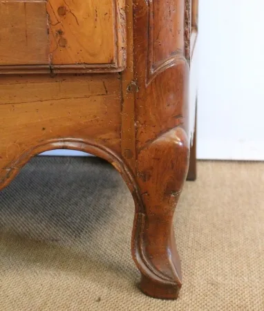 SCHRANK IM LOUIS XV-STIL