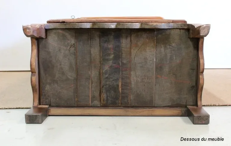 SCHRANK IM LOUIS XV-STIL