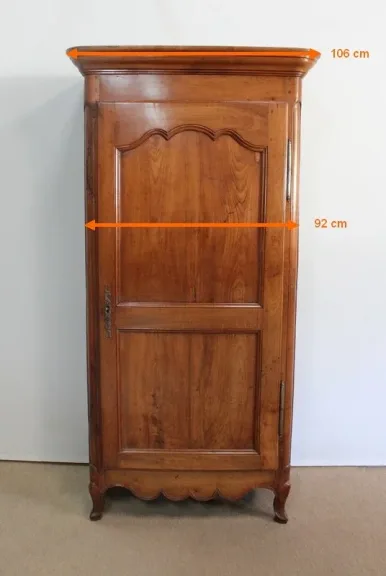 SCHRANK IM LOUIS XV-STIL