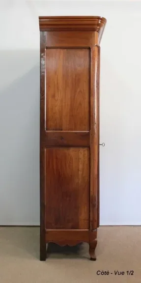 SCHRANK IM LOUIS XV-STIL