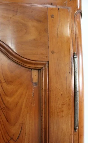 SCHRANK IM LOUIS XV-STIL