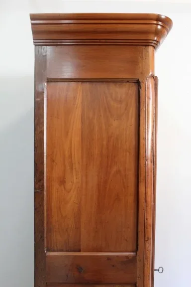 SCHRANK IM LOUIS XV-STIL