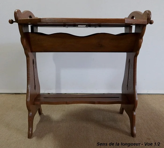 ADJUSTABLE TABLE