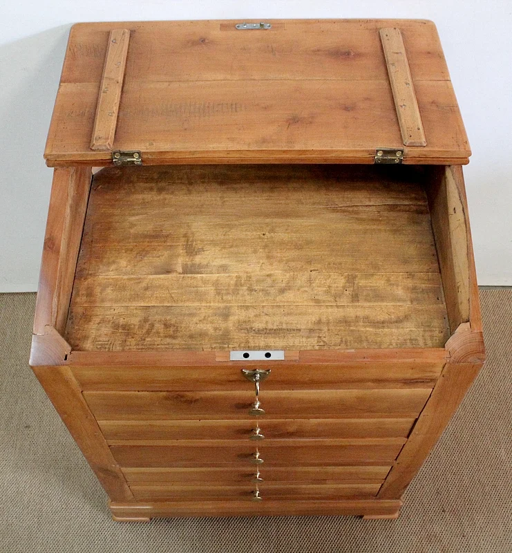 SLOPE TOP CABINET