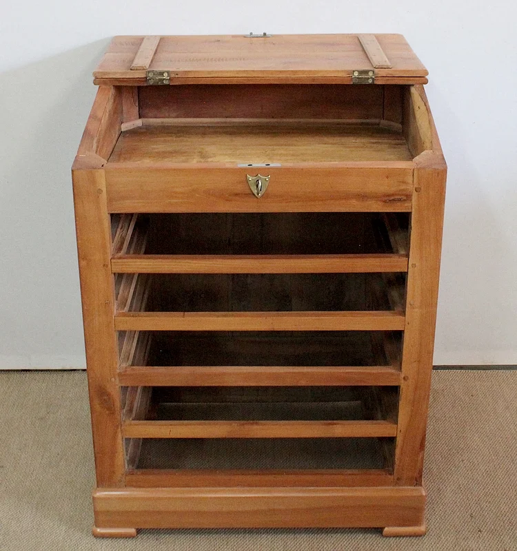 SLOPE TOP CABINET