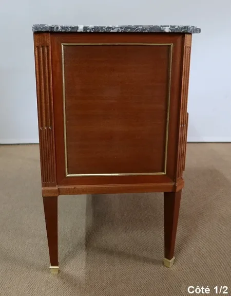 KOMMODE IM LOUIS XVI-STIL