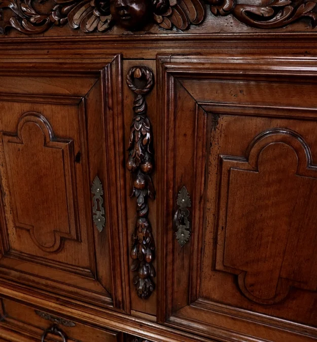 Buffet deux corps diminutif en Noyer, Renaissance – XVIIe