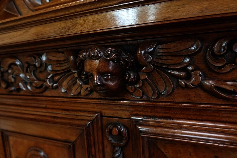Buffet deux corps diminutif en Noyer, Renaissance – XVIIe