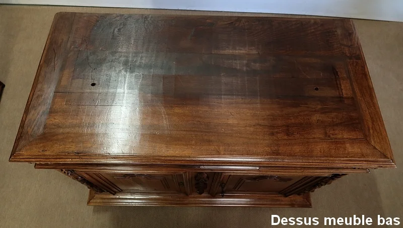 Buffet deux corps diminutif en Noyer, Renaissance – XVIIe