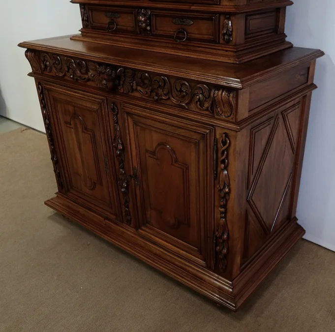 Buffet deux corps diminutif en Noyer, Renaissance – XVIIe
