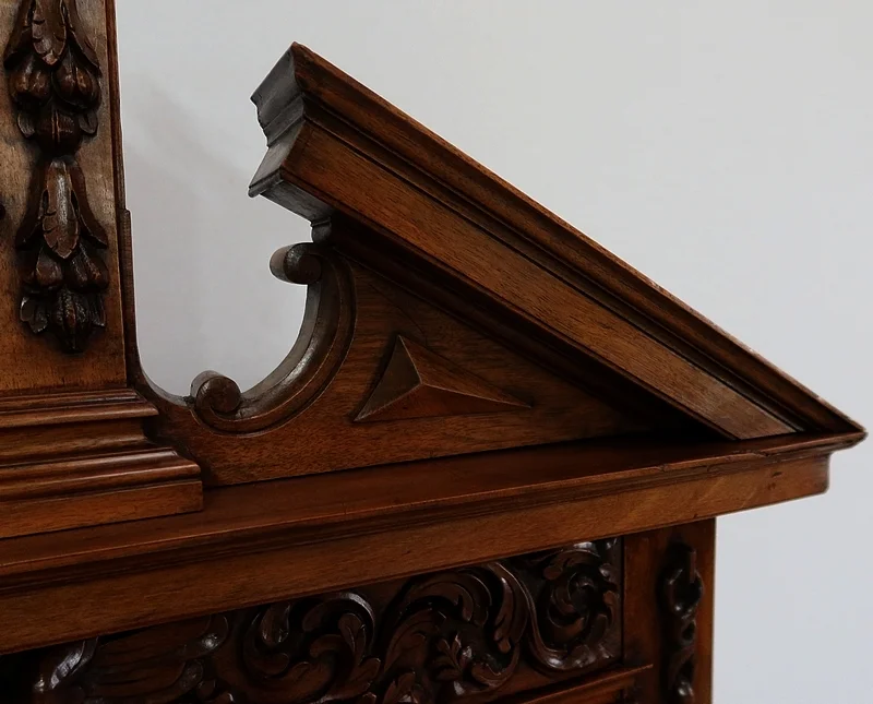 Buffet deux corps diminutif en Noyer, Renaissance – XVIIe