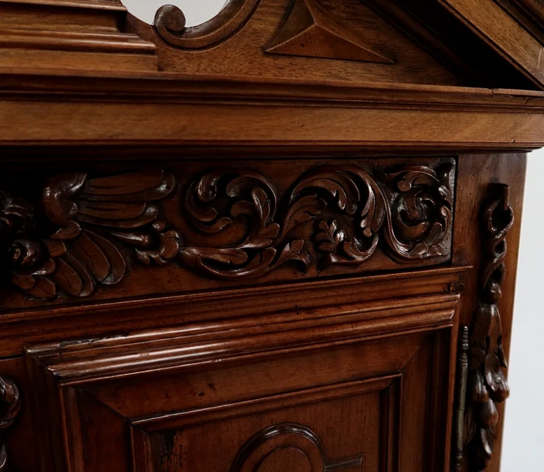 Buffet deux corps diminutif en Noyer, Renaissance – XVIIe