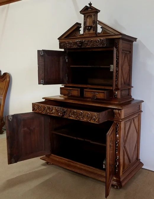 Buffet deux corps diminutif en Noyer, Renaissance – XVIIe