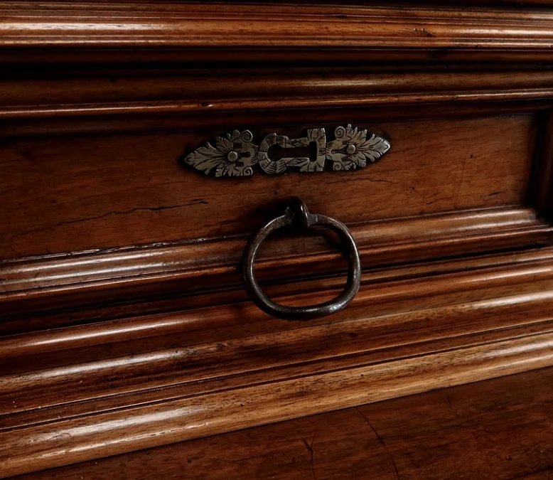 Buffet deux corps diminutif en Noyer, Renaissance – XVIIe