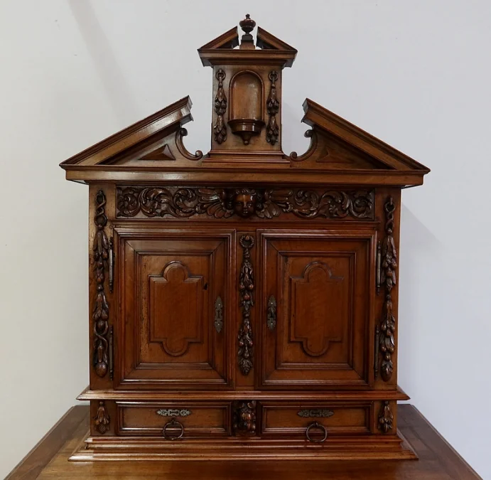 Buffet deux corps diminutif en Noyer, Renaissance – XVIIe
