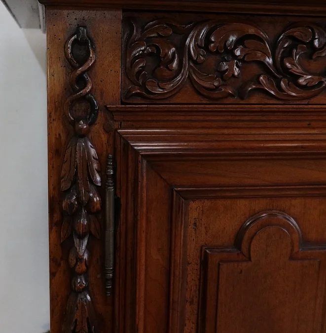Buffet deux corps diminutif en Noyer, Renaissance – XVIIe