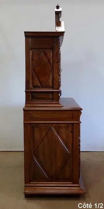 Buffet deux corps diminutif en Noyer, Renaissance – XVIIe