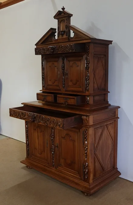 Buffet deux corps diminutif en Noyer, Renaissance – XVIIe