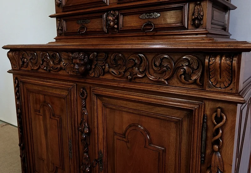 Buffet deux corps diminutif en Noyer, Renaissance – XVIIe