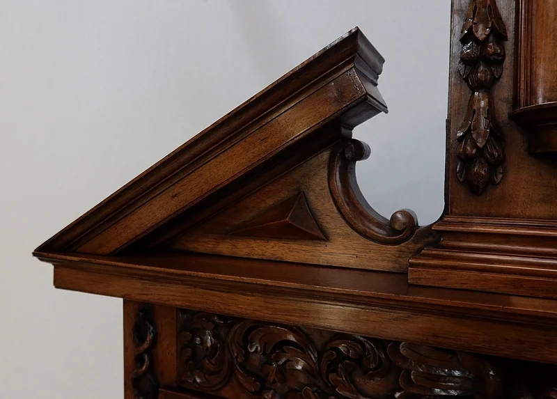 Buffet deux corps diminutif en Noyer, Renaissance – XVIIe