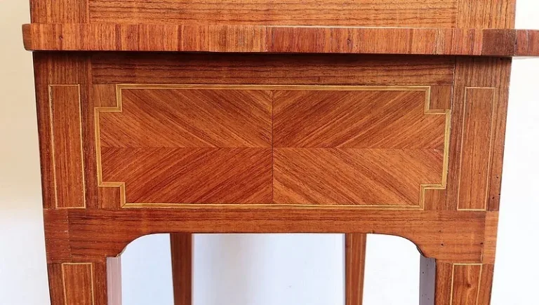 Petit Cabinet en Marqueteries de bois divers, style Louis XVI – 1900