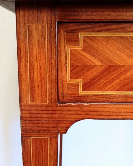 Petit Cabinet en Marqueteries de bois divers, style Louis XVI – 1900