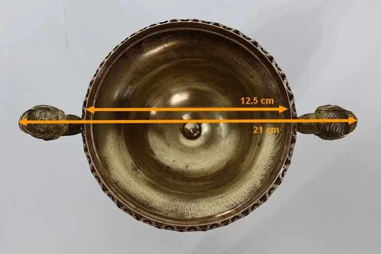 SCHALE AUS BRONZE UND PORZELLAN