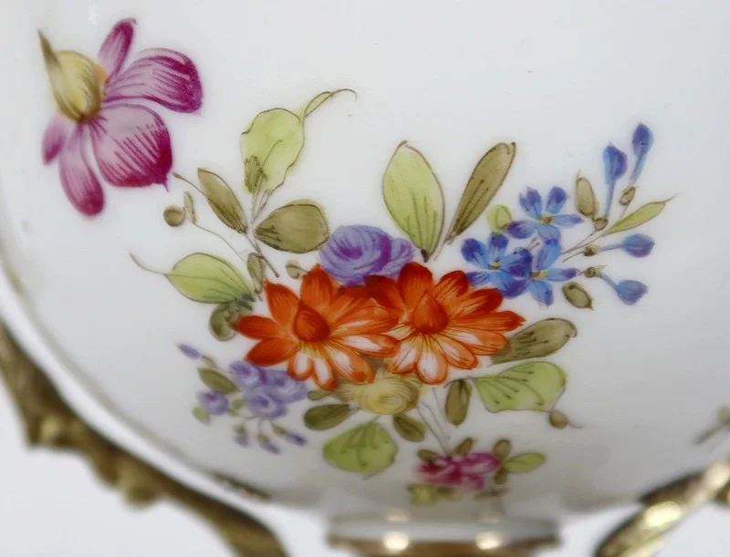Coupe en Bronze et Porcelaine à décors fleuris – Fin XIXe
