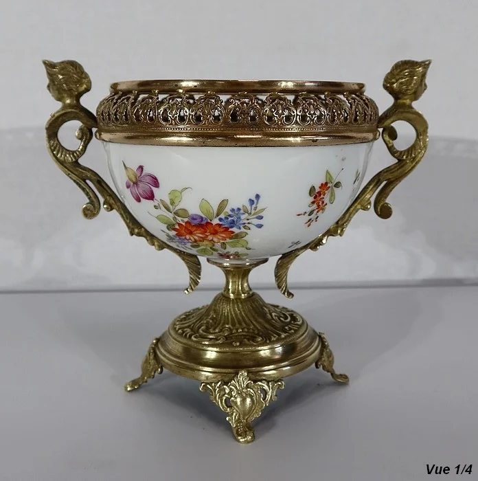Coupe en Bronze et Porcelaine à décors fleuris – Fin XIXe