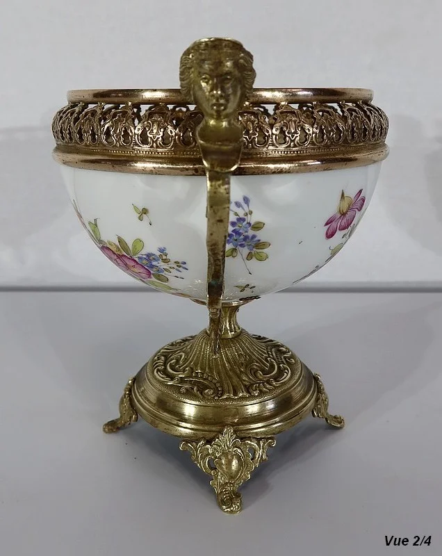 Coupe en Bronze et Porcelaine à décors fleuris – Fin XIXe