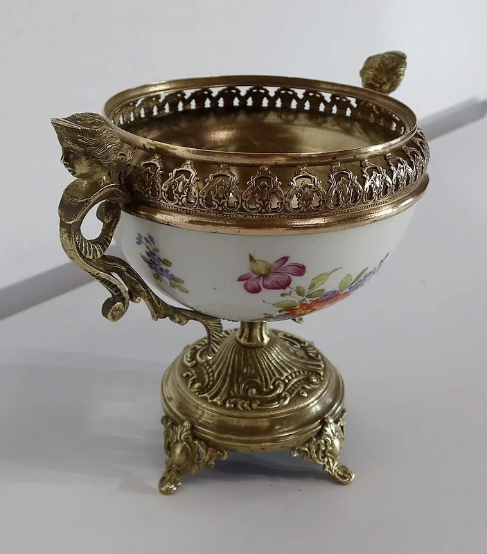 Coupe en Bronze et Porcelaine à décors fleuris – Fin XIXe