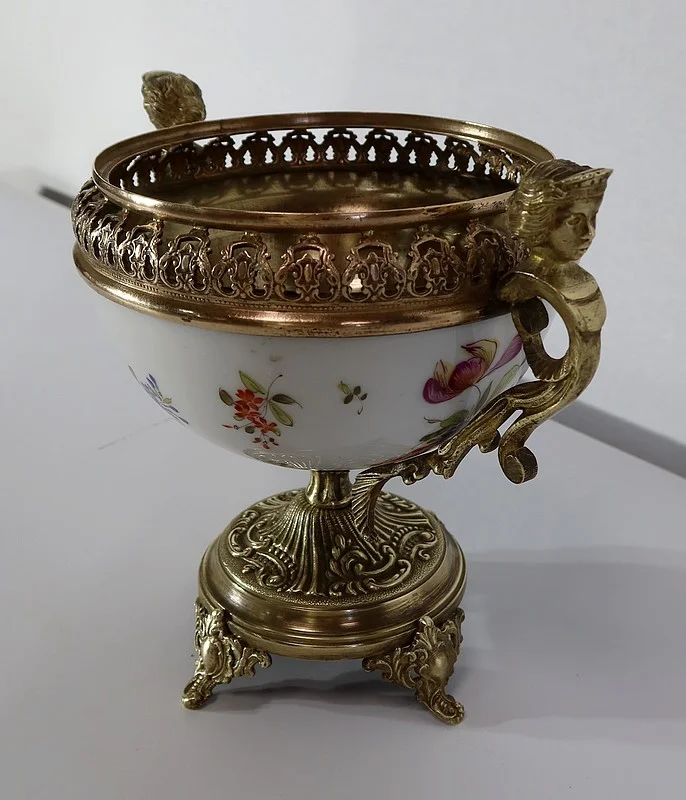 Coupe en Bronze et Porcelaine à décors fleuris – Fin XIXe